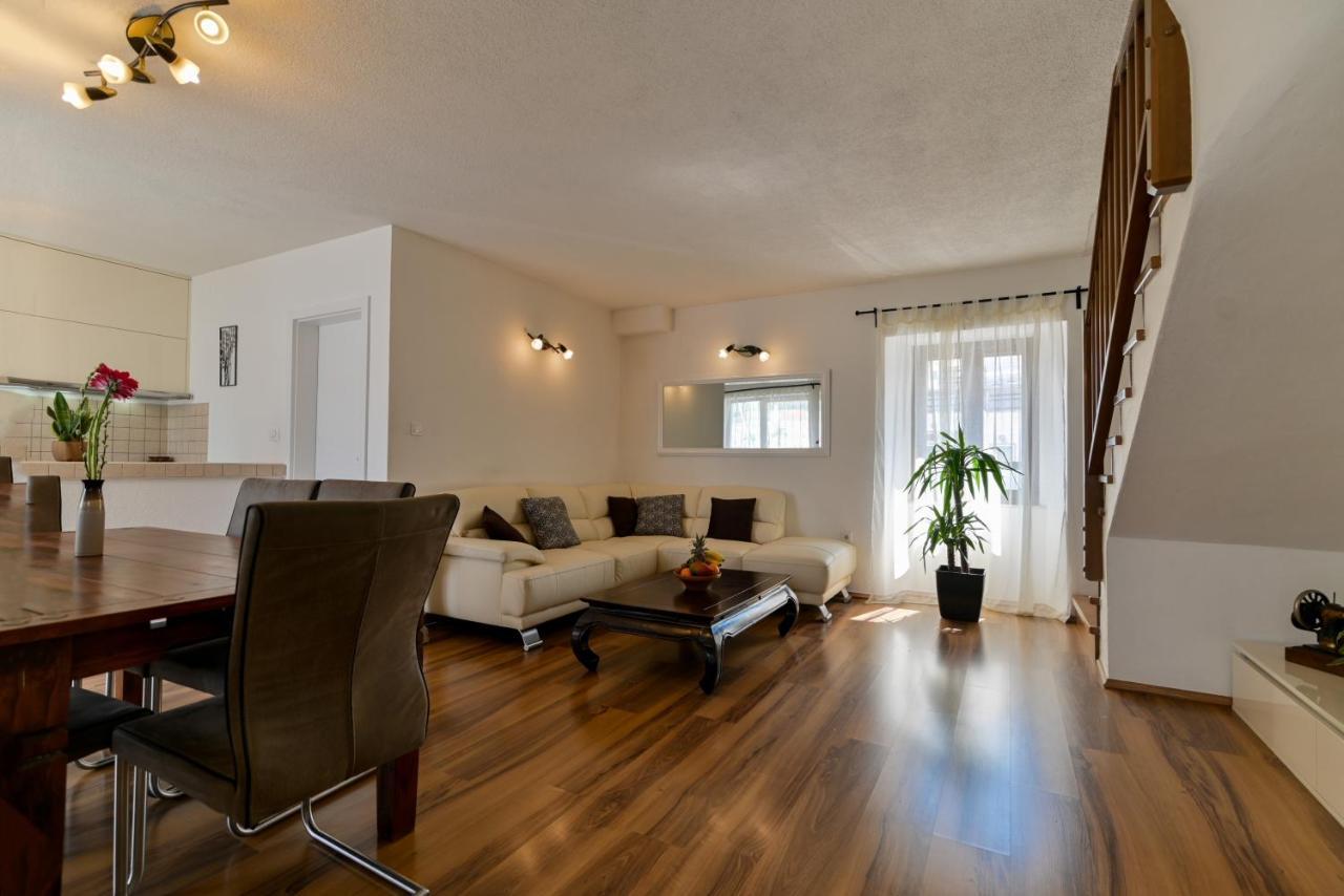 Apartman Ciciliani Trogir Exteriör bild